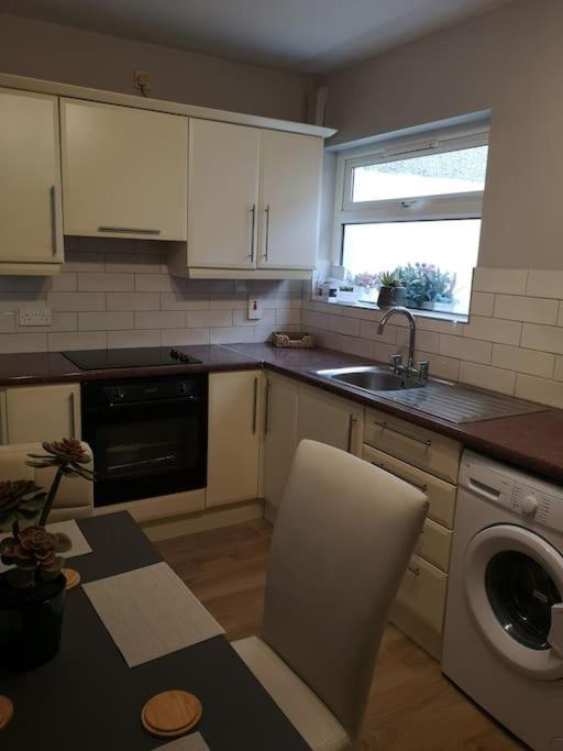 Gaeltacht Quarter Cosy Home Belfast Eksteriør billede