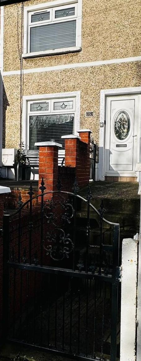 Gaeltacht Quarter Cosy Home Belfast Eksteriør billede